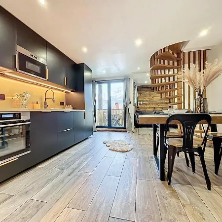 Modern 2br With Mountain Views & Private Parking
