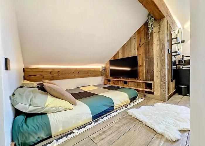 Modern 2br With Mountain Views & Private Parking * אוש