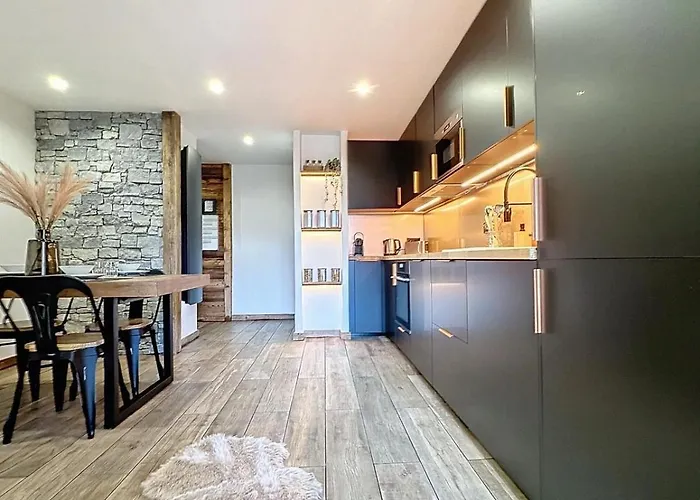 Modern 2br With Mountain Views & Private Parking אוש