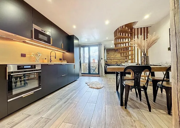 Modern 2br With Mountain Views & Private Parking