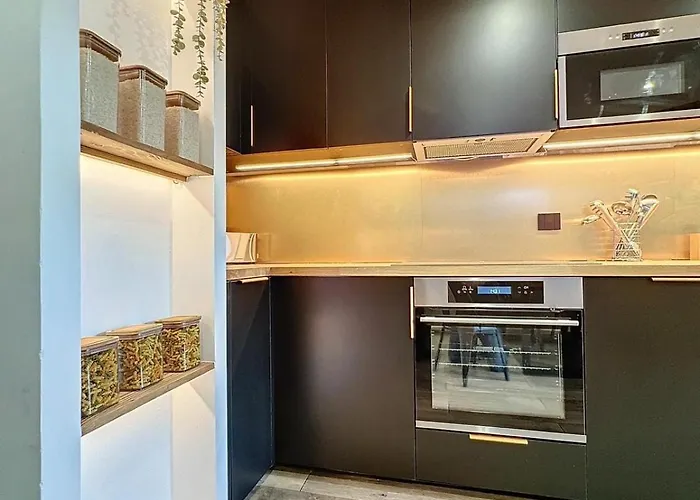 Modern 2br With Mountain Views & Private Parking דירה אוש