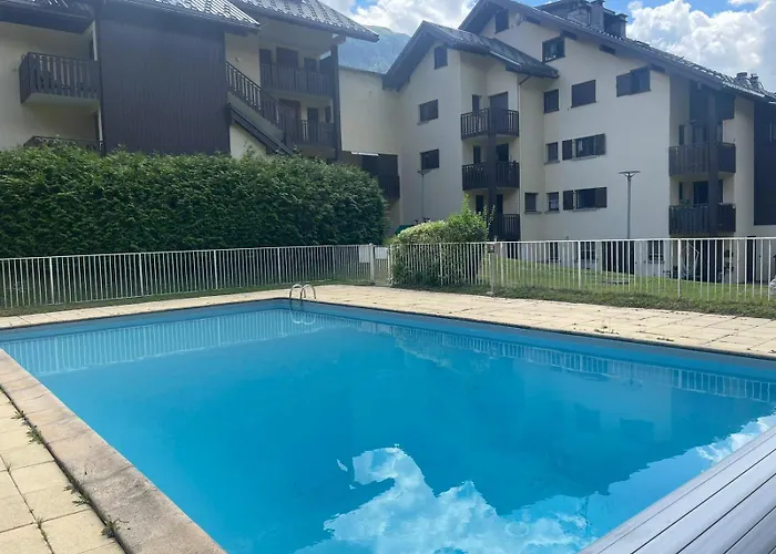 Modern 2br With Mountain Views & Private Parking *
