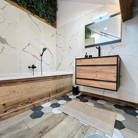 Apartamento Modern 2br With Mountain Views & Private Parking