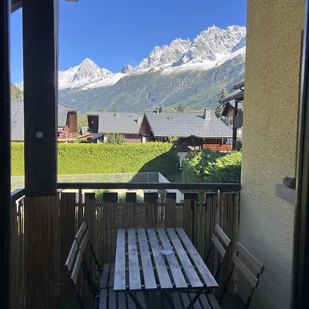 Modern 2br With Mountain Views & Private Parking
